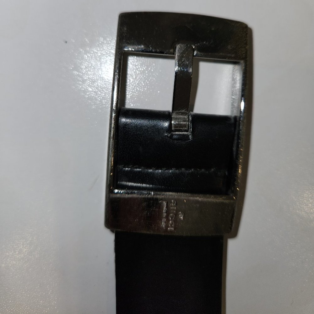 Men's Gucci Belt w/ Black Leather & Silver Buckle